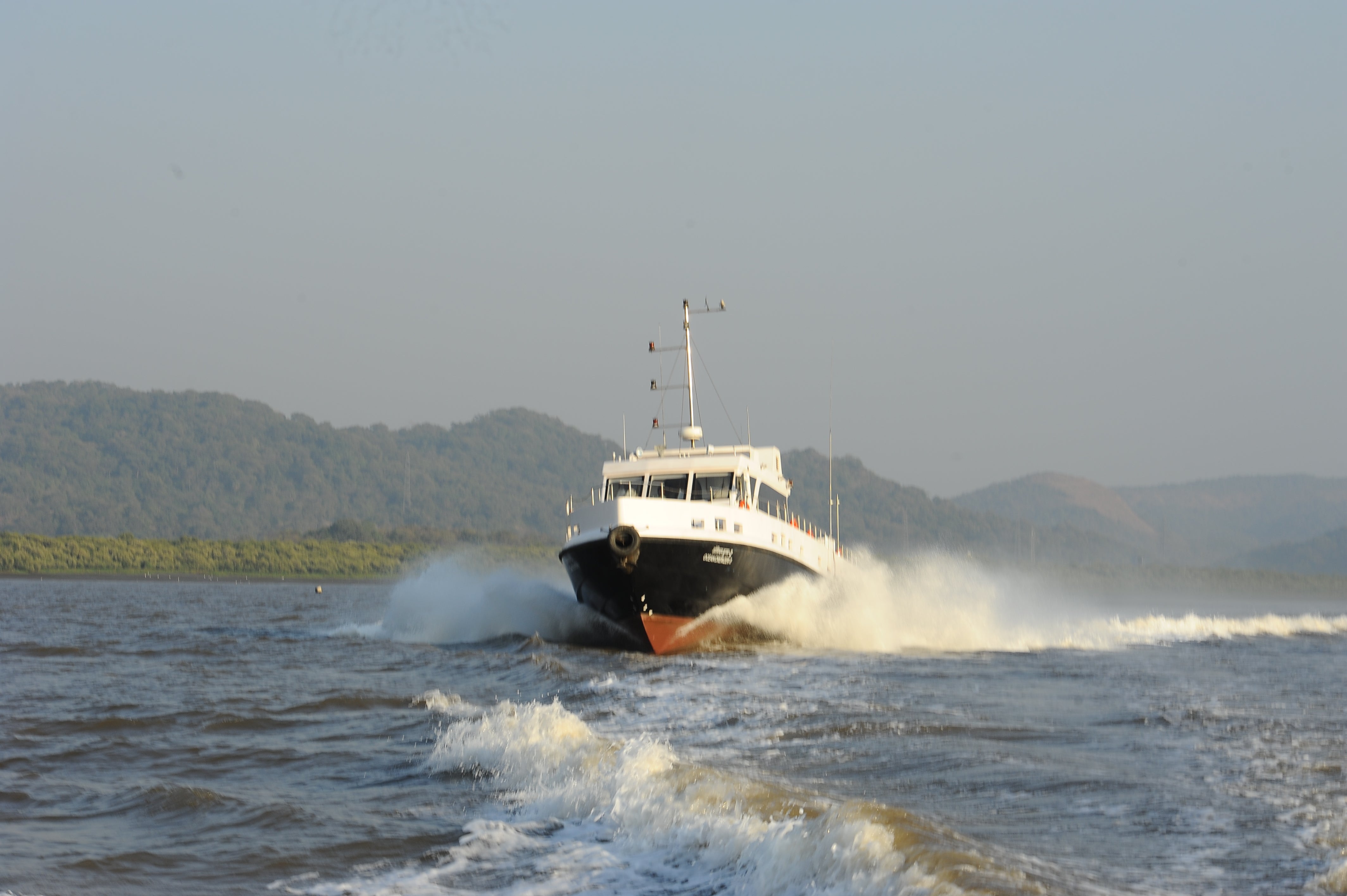 Crew Boat (Ocean Cruiser)
